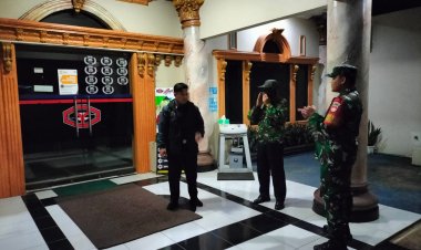 Ciptakan Suasana Yang Nyaman Babinsa Melaksanakan Patroli 