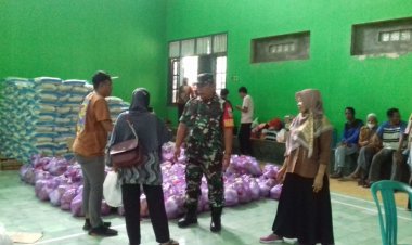 Koramil Dan Polsek Dampingi Langsung Pembagian Bansos