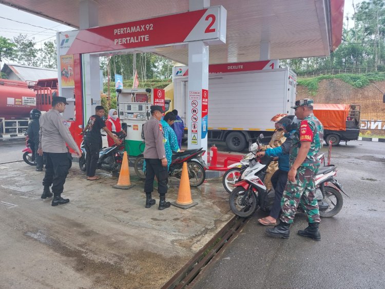 Bentuk Sinergitas Babinsa Dan Bhabinkamtibmas Patroli Bersama