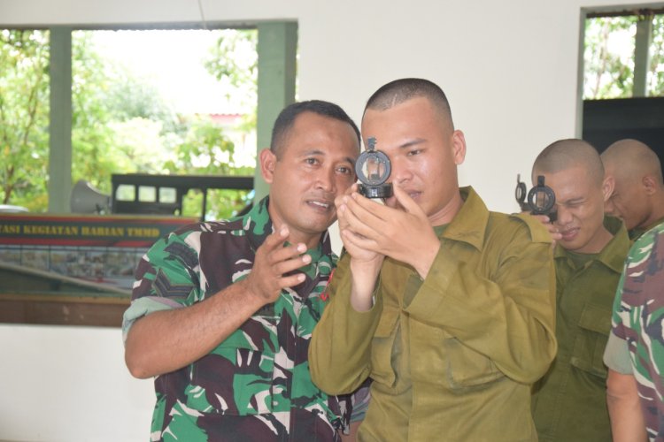 TNI Kodim 0710/Pekalongan Bekali Menwa Dengan Ilmu Medan Peta dan Kompas