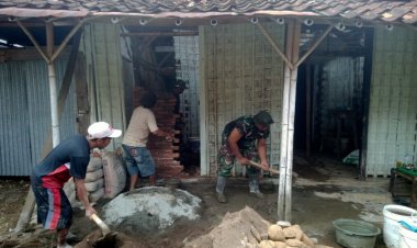 Koramil Kedungwuni Gotong-royong Rehab Rumah Tidak Layak Huni