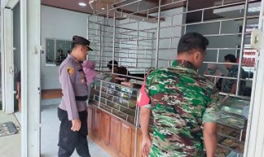 Babinsa Bersinergi Dengan Anggota Polsek 