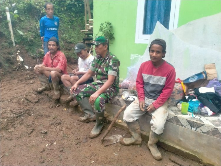 Babinsa Komunikasi Sosial Warga rela Nongkrong 