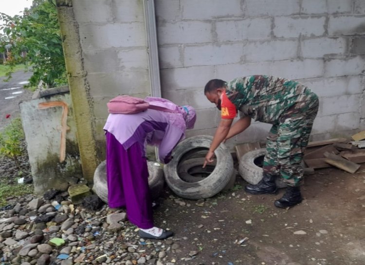 Berantas Nyamuk, Petugas Gabungan Laksanakan PSN