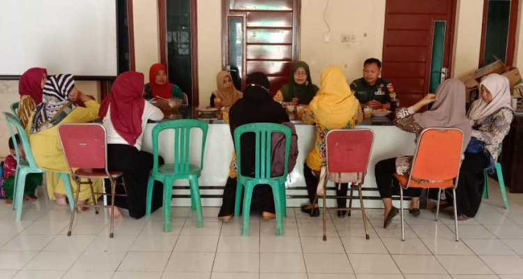 Babinsa Koramil Wonopringgo Dampingi Sosialisasi Pencegahan Stunting di Wilayah Binaan