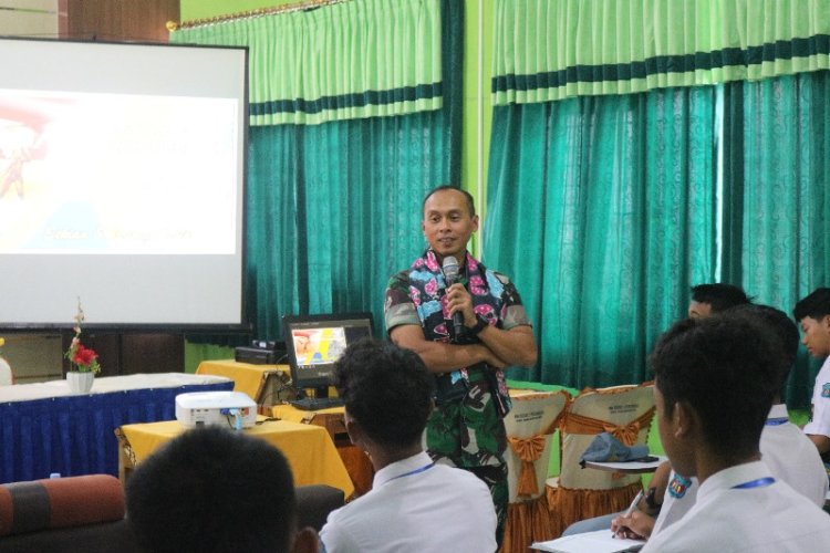 Dandim 0704 Banjarnegara Berikan Wasbang Di SMA N 1 Purwanegara