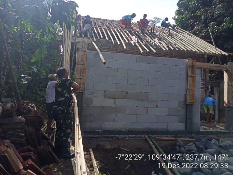 Rumah Warga Rusak Akibat Hujan Serta Angin Kencang