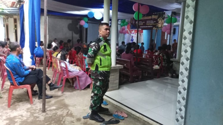 Babinsa dan Bhabinkamtibmas Bersinergi Amankan Ibadah Natal