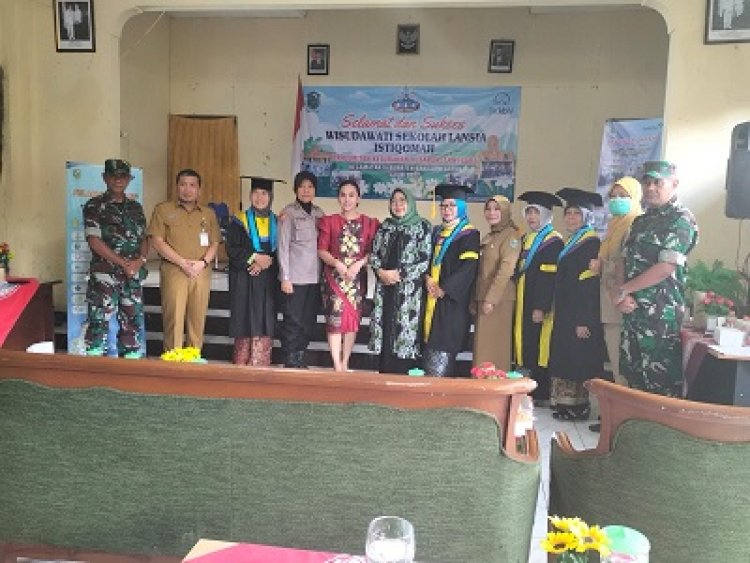 Danramil Hadiri Acara Wisuda Siswa sekolah Lansia BKL Istiqomah