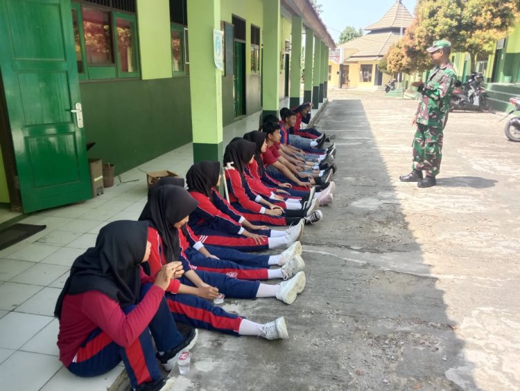 Babinsa Beri Pembinaan Mental dan Karakter Siswa