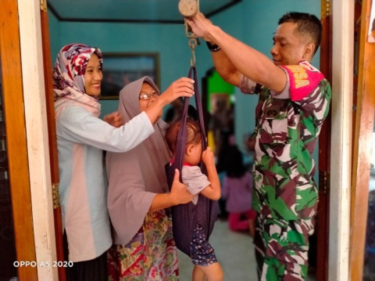 Babinsa Monitoring Kegiatan Posyandu guna mencegah Stunting