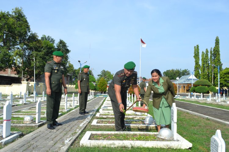 Dandim Tegal Pimpin Ziarah Rombongan Peringati Hari Juang Kartika TNI-AD Tahun 2022