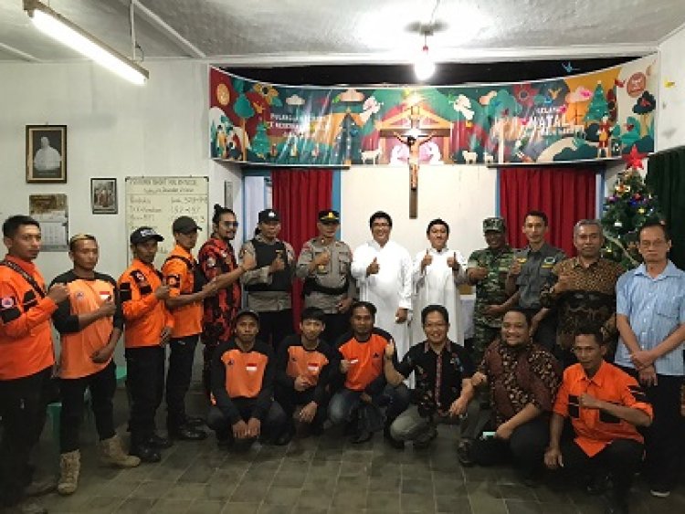 Danramil Bersama Kapolsek Pimpin Pengamanan Malam Natal 