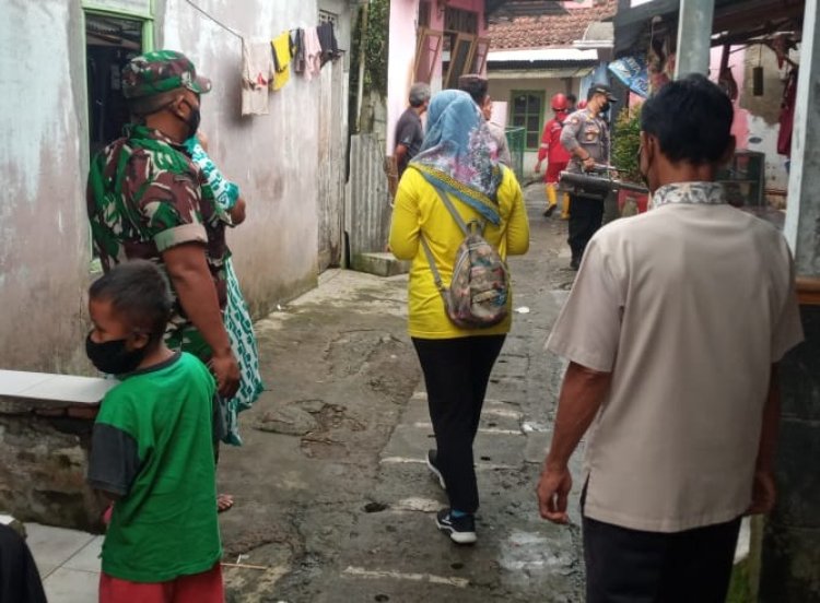 Koramil Sokaraja Dampingi Puskesmas Laksanakan Fogging
