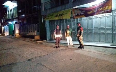 Babinsa Bersama Bhabinkamtibmas Karangkobar Gelar Patroli Malam