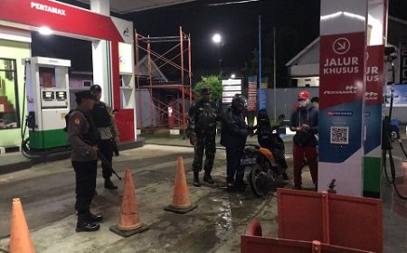 Babinsa Bersama Bhabinkamtibmas Aktif Patroli Malam di Wilayah Binaan