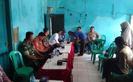 Peduli lingkungan, Babinsa dan Perangkat Desa Musyawarah Kebersihan Bantaran Sungai