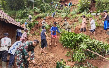 Longsor Timpa 2 Rumah Warga Di Kandangserang
