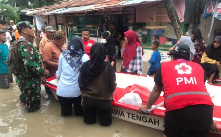 Babinsa Koramil Dukuhturi Dampingi dan Distribusikan langsung Bantuan Korban Banjir