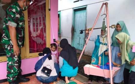 Peduli Pertumbuhan Anak, Babinsa Mersi Dampingi Kegiatan Posyandu