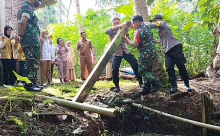 Dukung Percepatan ODF Danramil beserta Anggota Bersama Dinas Kesehatan  Grebek Jamban Helikopter