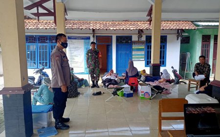 Babinsa Suradadi Dampingi Kegiatan Donor Darah