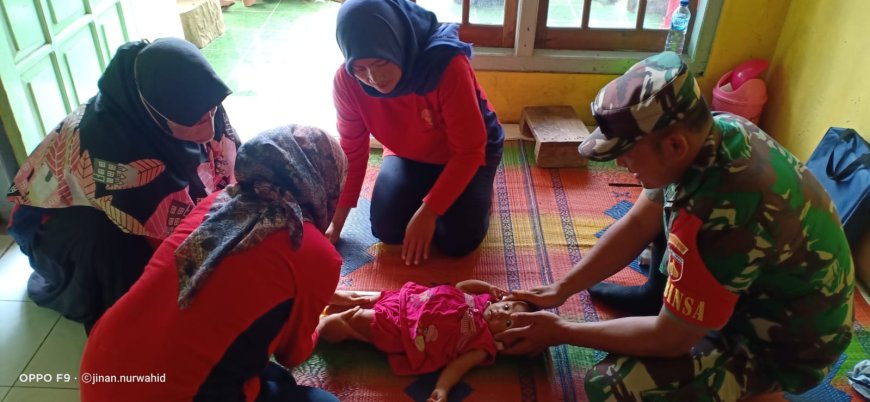 Cegah Stunting Babinsa Beri Motivasi Pada Kegiatan Posyandu Balita