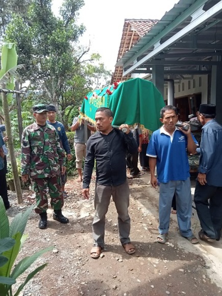 Wujud Empati Babinsa Yang mengalami Musibah