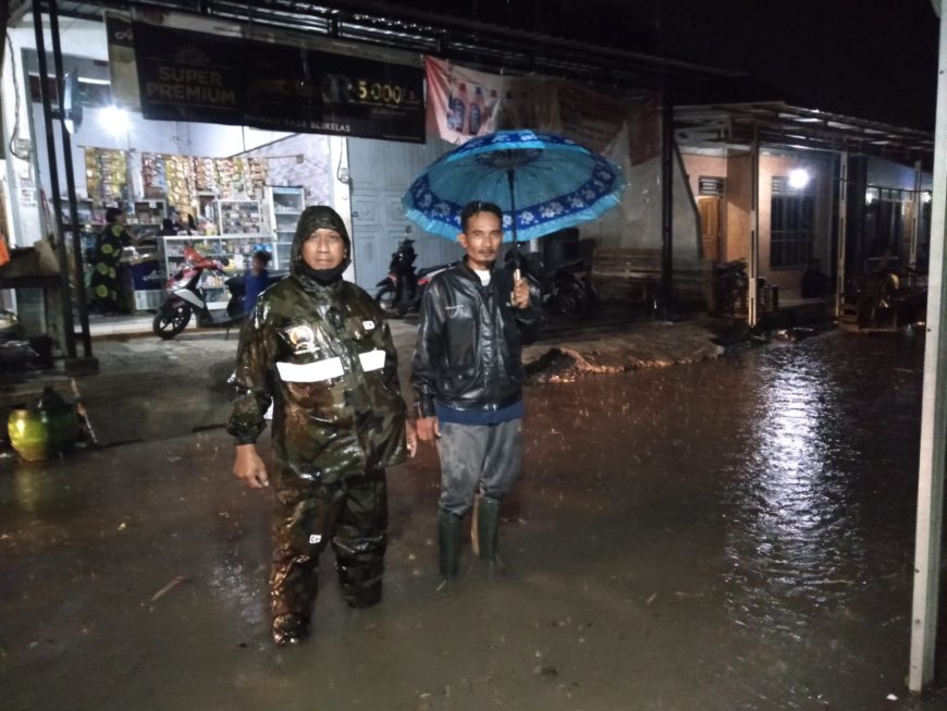 Babinsa Koramil 07 Adiwerna Pantau Banjir Di Wilayah Binaan