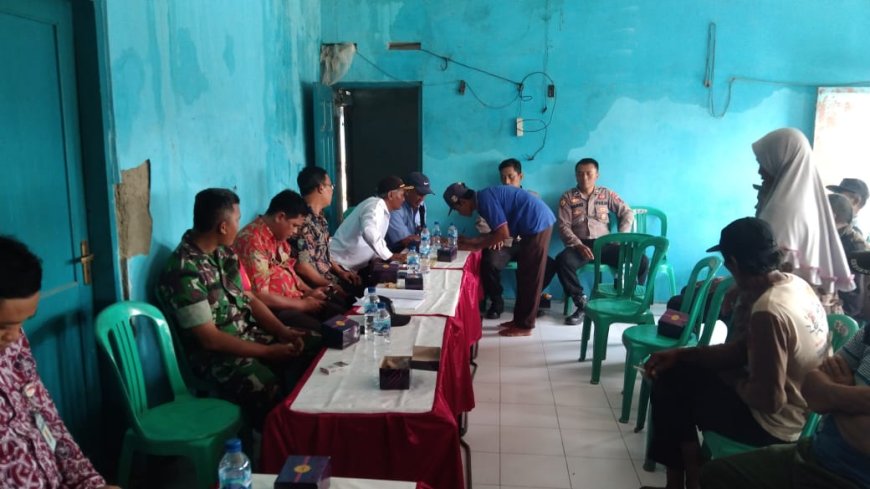 Peduli lingkungan, Babinsa dan Perangkat Desa Musyawarah Kebersihan Bantaran Sungai