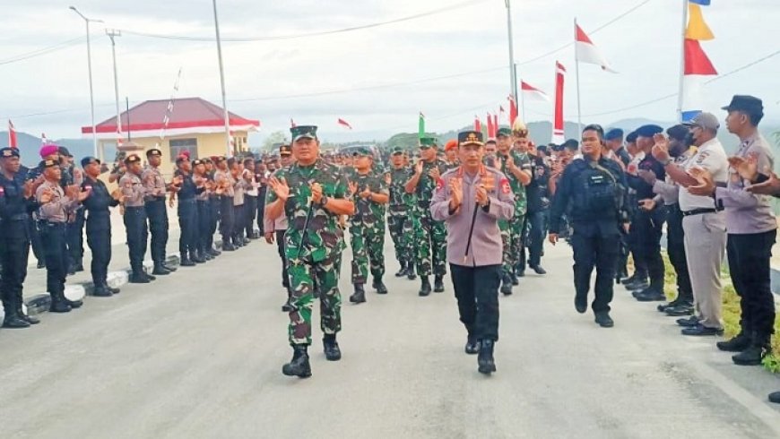 DANDIM 1701 JAYAPURA KERAHKAN 100 BABINSA DALAM RANGKA PENGAMANAN KUNJUNGAN KERJA PANGLIMA TNI BERSAMA KAPOLRI