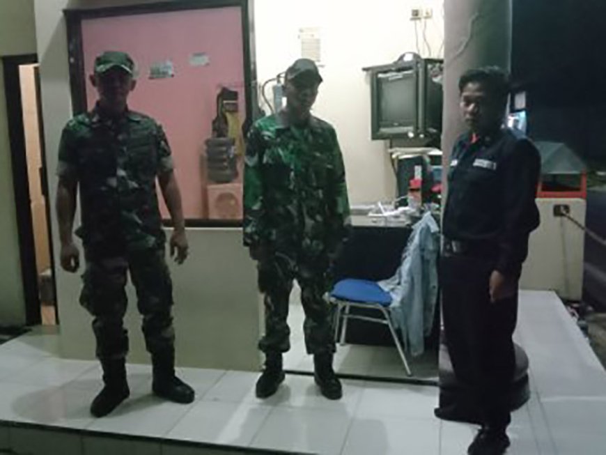 Babinsa Aktif Patroli Malam Di Wilayah Binaan