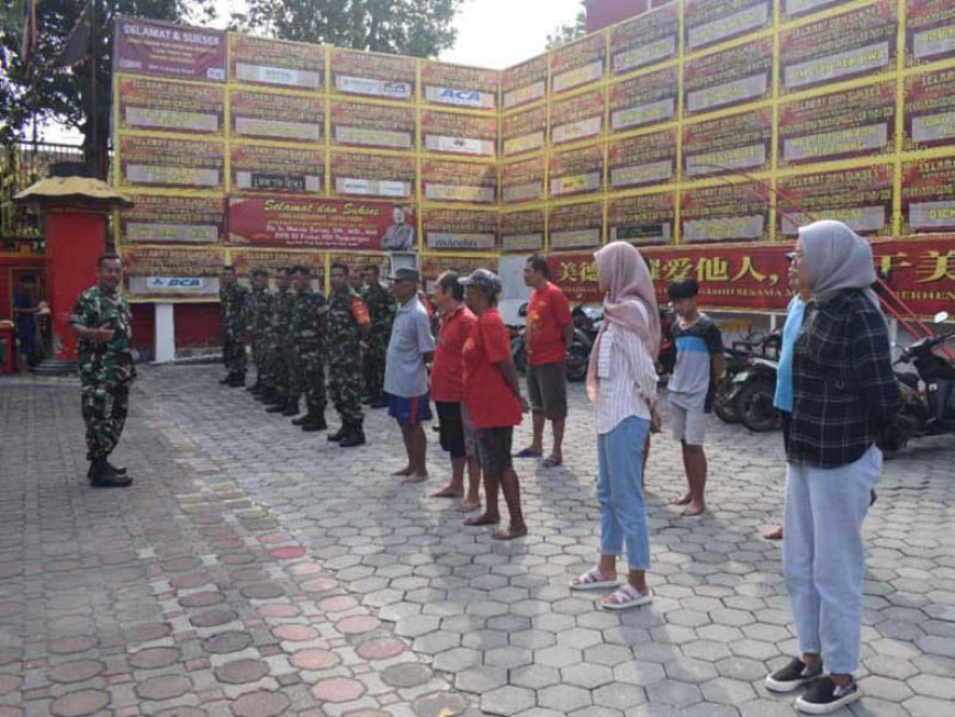 Kerja Bakti Dan Apel Pengamanan Oleh Anggota Kodim 0712 Tegal Menjelang Perayaan Imlek Klenteng Hok Le Kiong Slawi