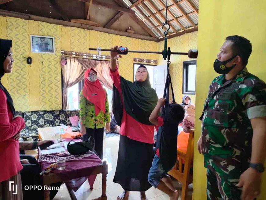 Babinsa Pendampingan Posyandu Desa Pasegeran