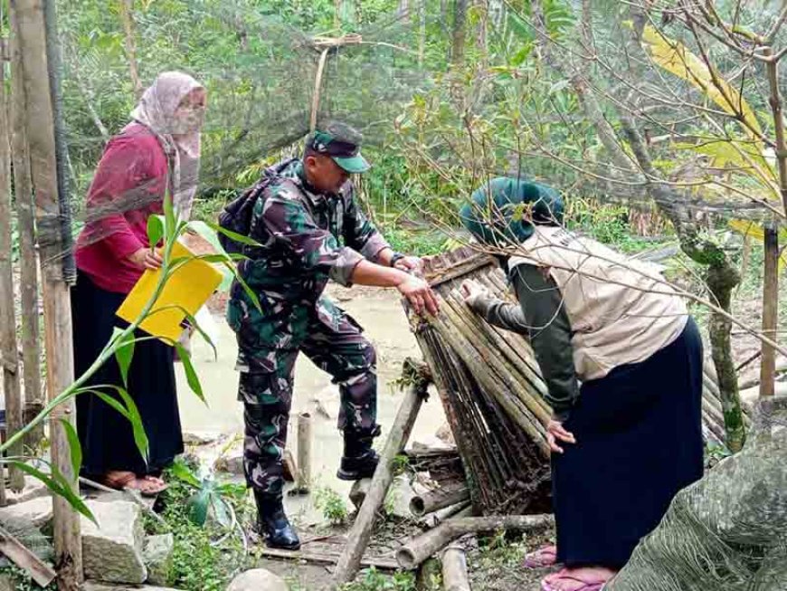 Stop Buang Air Besar Sembarangan Babinsa Dampingi Kegiatan Verifikasi ODF