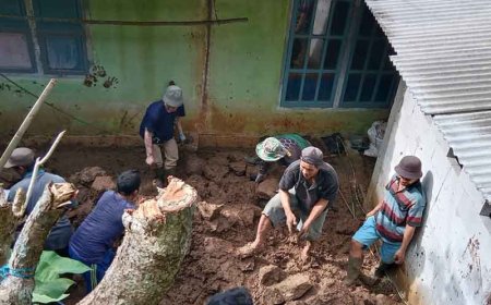 Babinsa Koramil 13 dan Warga Kerja Bakti Perbaikan Talud di Desa Kalilunjar