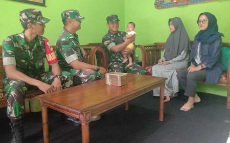 Babinsa Berikan Bantuan Paket  Makanan Tambahan