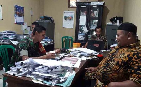 Babinsa Laksanakan Giat Puldata Ter Di Kantor Desa 