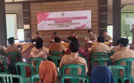 Ikut Mendukung Program Pembangunan Babinsa Menghadiri Musrenbang