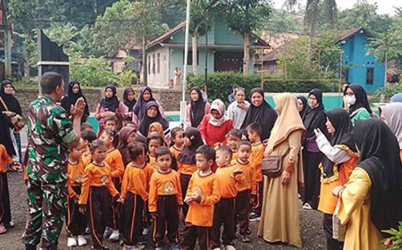 Anak Anak TK Kunjungi Koramil 09 Susukan