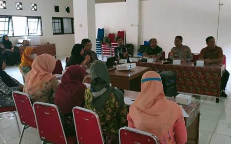 Babinsa Hadiri Rapat Minilokakarya Stunting Tingkat Kecamatan Pagedongan
