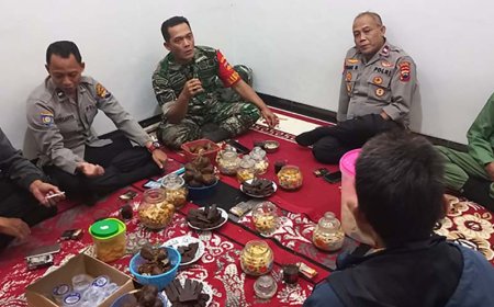 Jaga Kamtibmas di Wilayah Babinsa dan Bhabinkamtibmas Lakukan Komsos dengan Tokoh Masyarakat