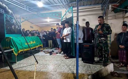 Babinsa Menjaga Rumah Duka 24 Jam Nonstop untuk Keluarga Besar TNI