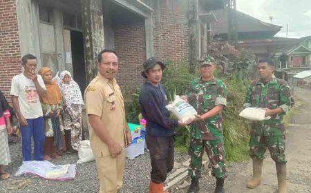 Danramil 16 Pejawaran Turun Langsung untuk Kerja Bakti Memperbaiki Akibat Longsoran Tebing di Desa Sarwodadi