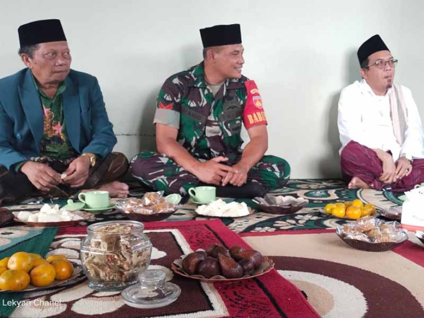 Babinsa Jalin Silaturahmi Dan Komsos Dengan Tokoh Agama