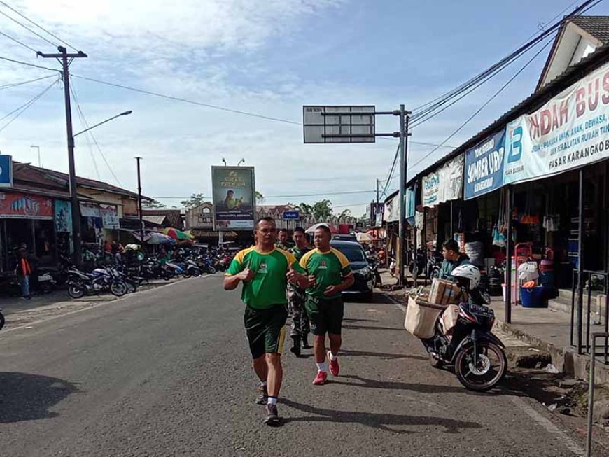 Menjaga Kebugaran Babinsa Karangkobar Giat Senam SKJ 88 Dan Aerobik