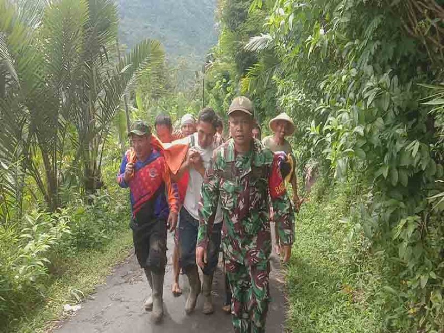 Babinsa Ikut Serta Dalam Evakusi Jenasah Hanyut Disungai
