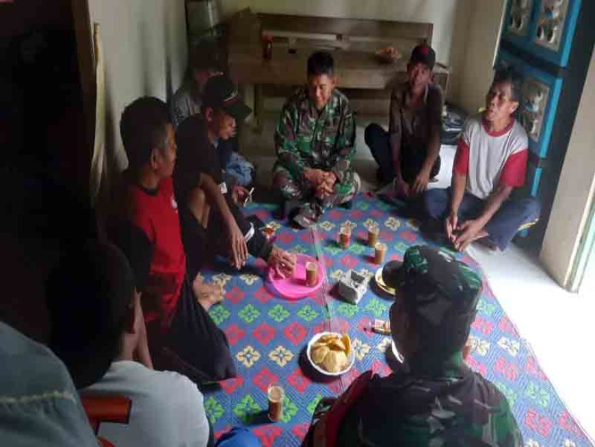 Keakraban Babinsa Dan Warganya,Tumbuhkan Kekompakan Serta Kemanunggalan