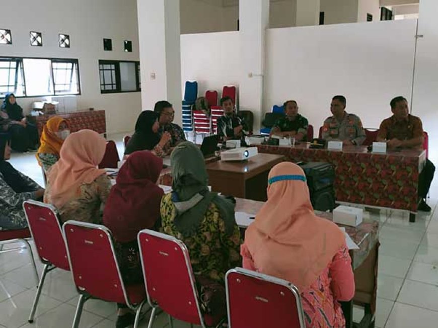 Babinsa Hadiri Rapat Minilokakarya Stunting Tingkat Kecamatan Pagedongan