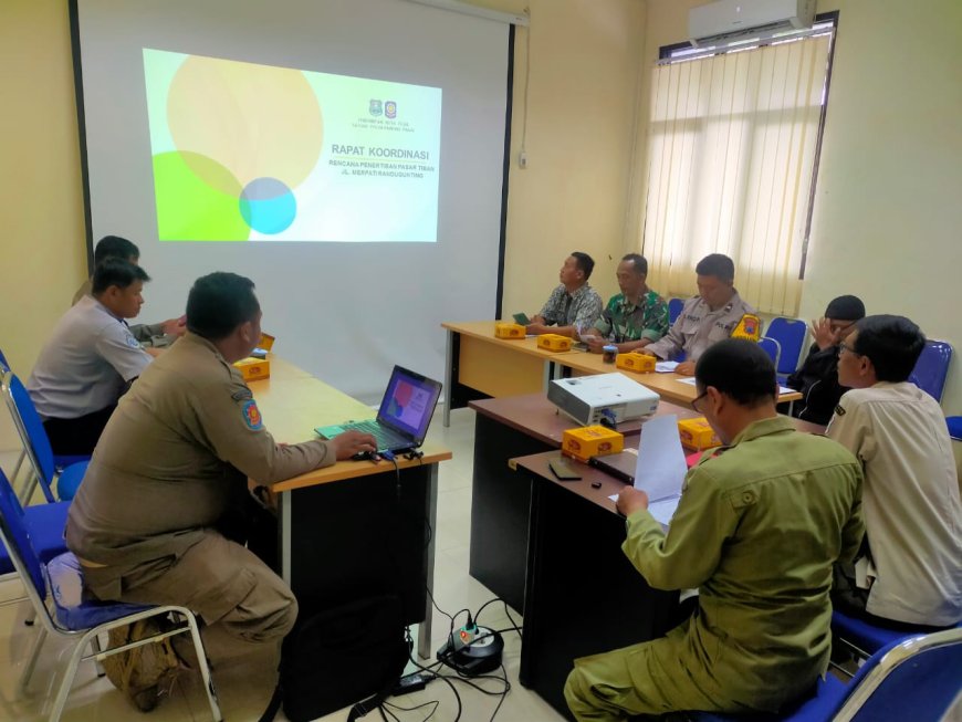 Danramil Tegal Selatan Kodim Tegal Hadiri Rakor Penertiban Pasar Tiban